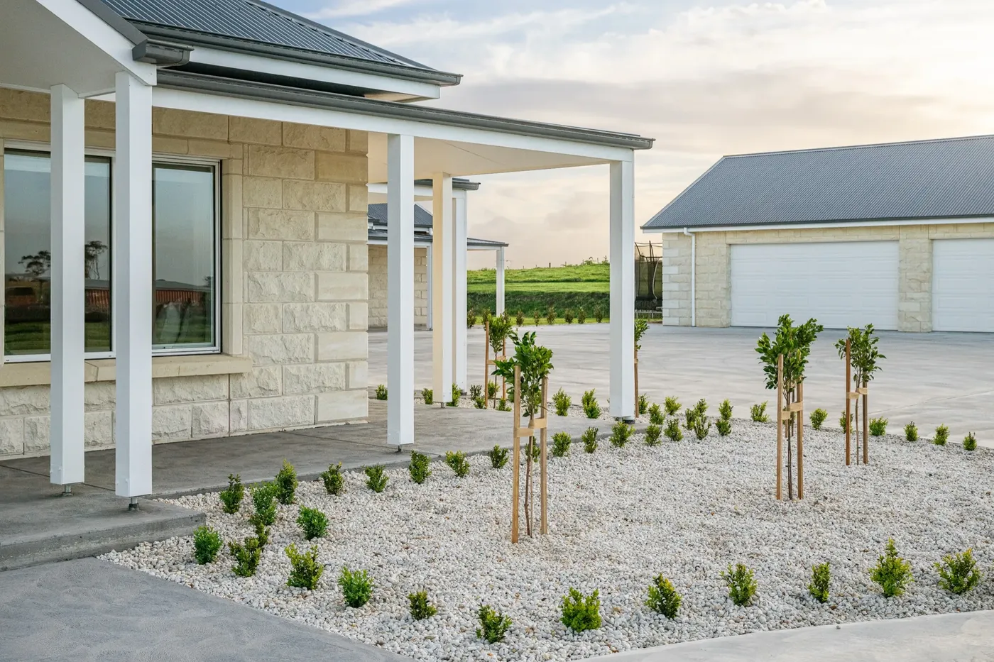 Wrap-around verandah on a rural Atwell Built home